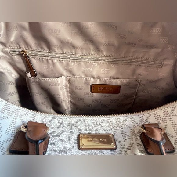 Michael Kors XL Weekender Duffle Bag - Picture 2 of 3